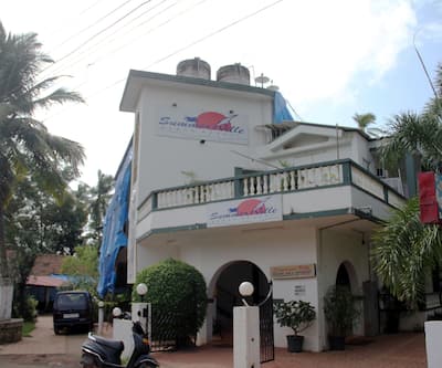 https://imgcld.yatra.com/ytimages/image/upload/t_hotel_yatra_city_desktop/v1437387491/Domestic Hotels/Hotels_Goa/Summerville Beach Resort/IMG_8888.jpg